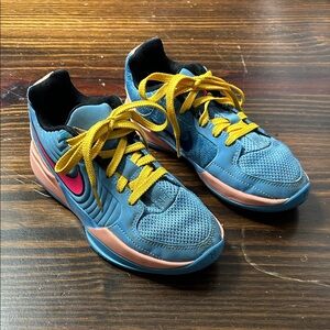 Nike Ja 2
Blue Beyond Hyper Pink Apricot Agate Blue Void for kids